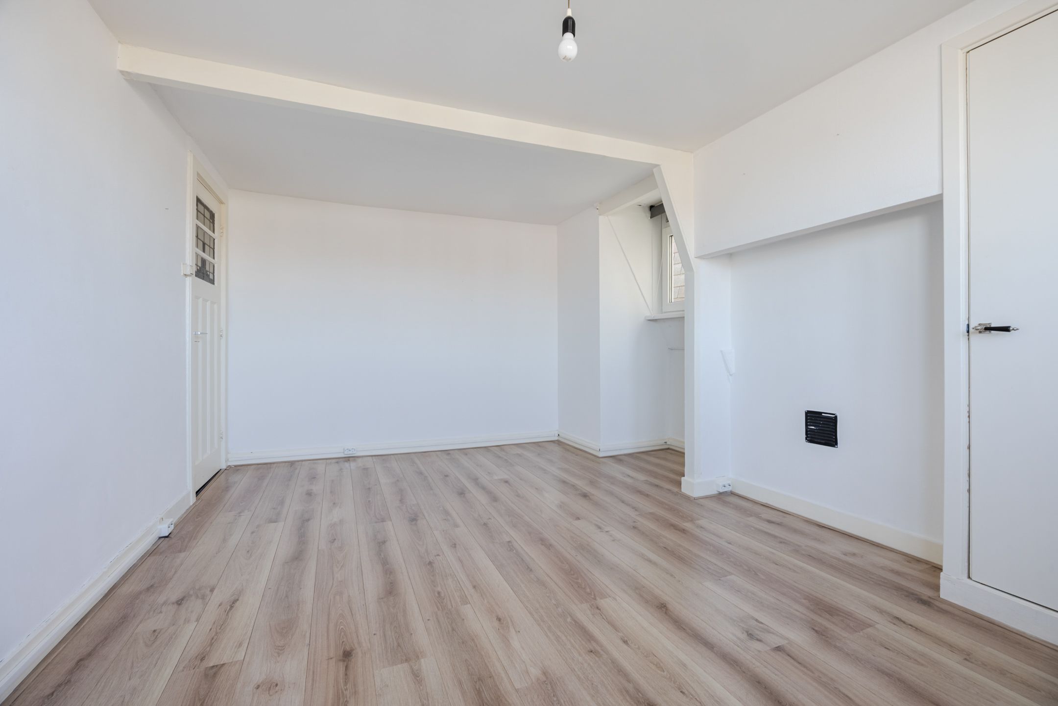Spacious upper apartment with roof terrace in Valkenboskwartier — 30