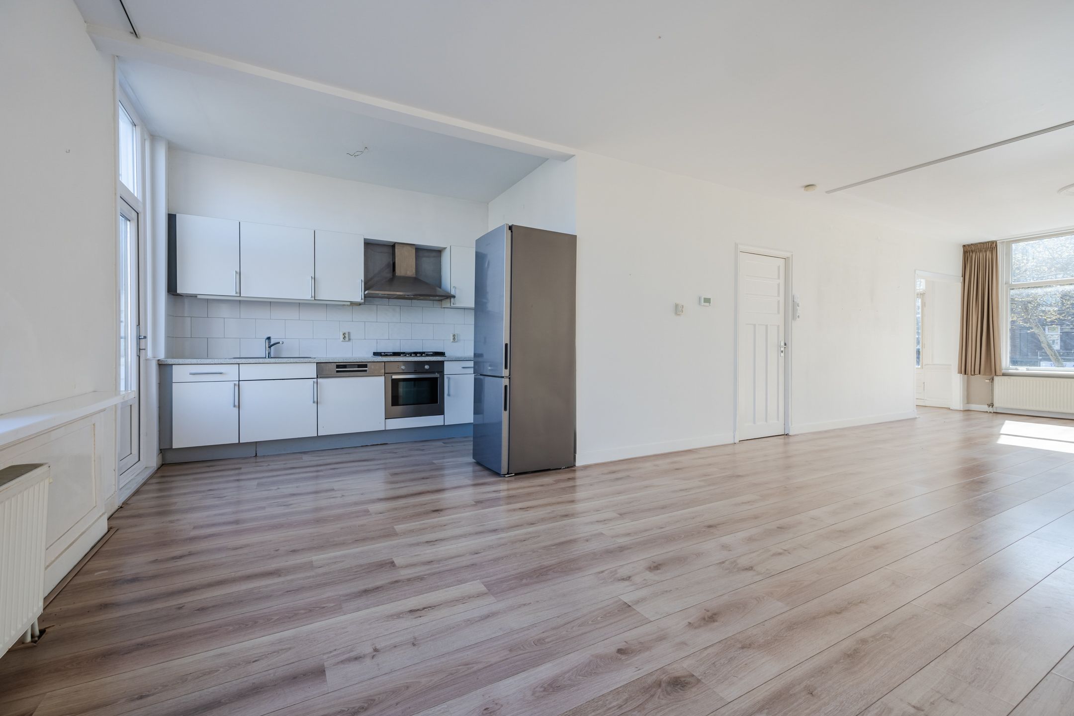 Spacious upper apartment with roof terrace in Valkenboskwartier — 15