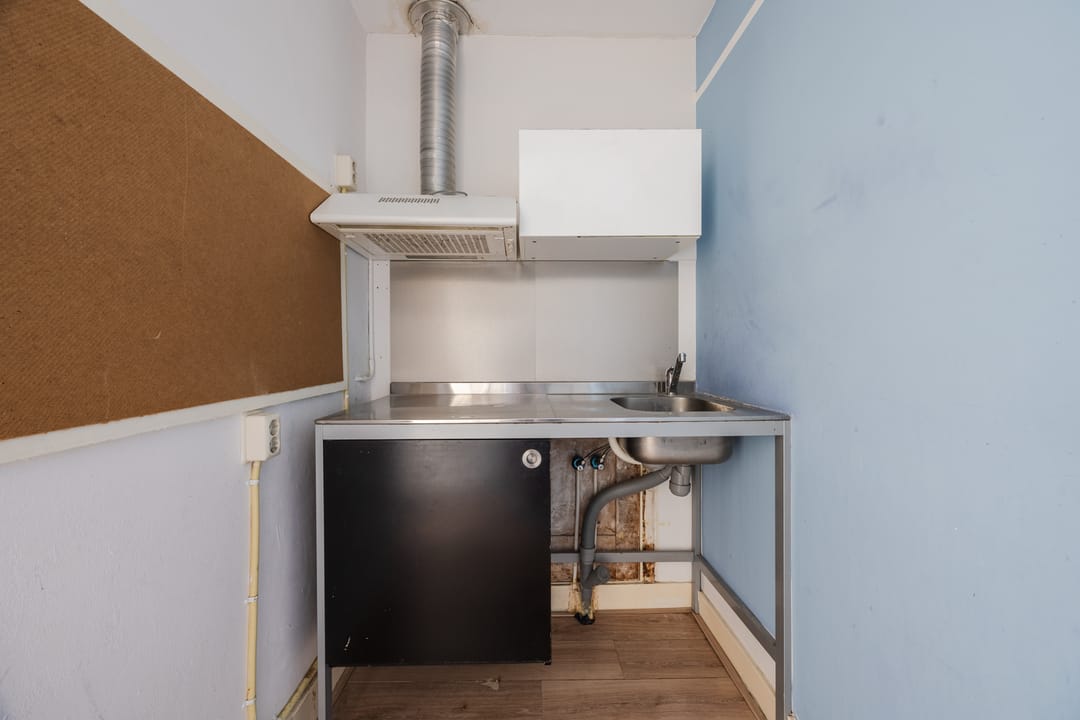 Spacious upper apartment with roof terrace in Valkenboskwartier — 28