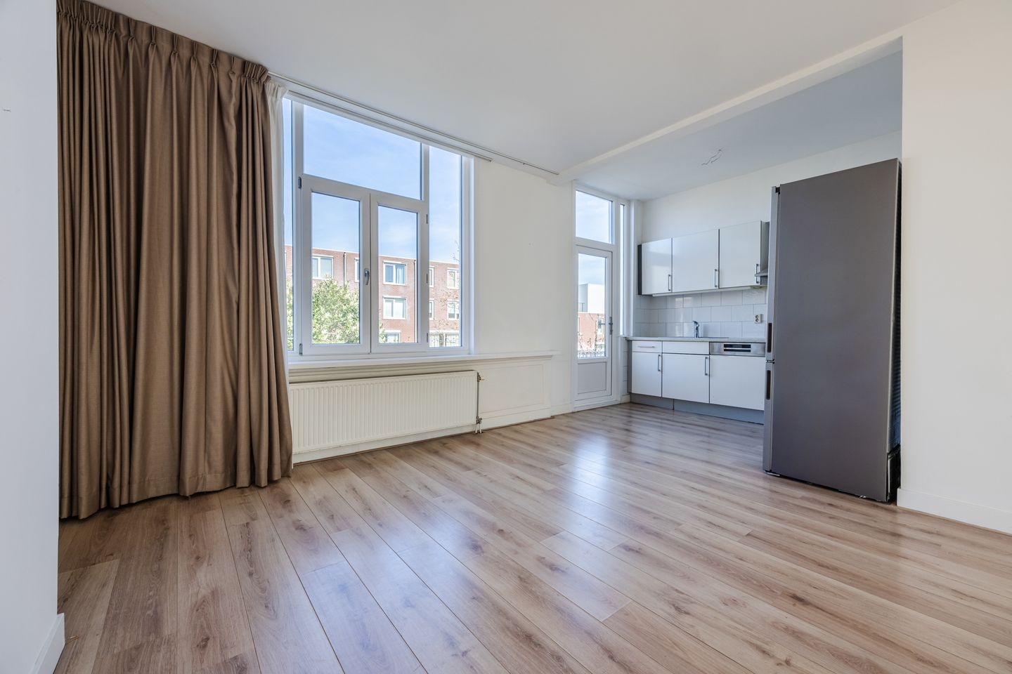 Spacious upper apartment with roof terrace in Valkenboskwartier — 14