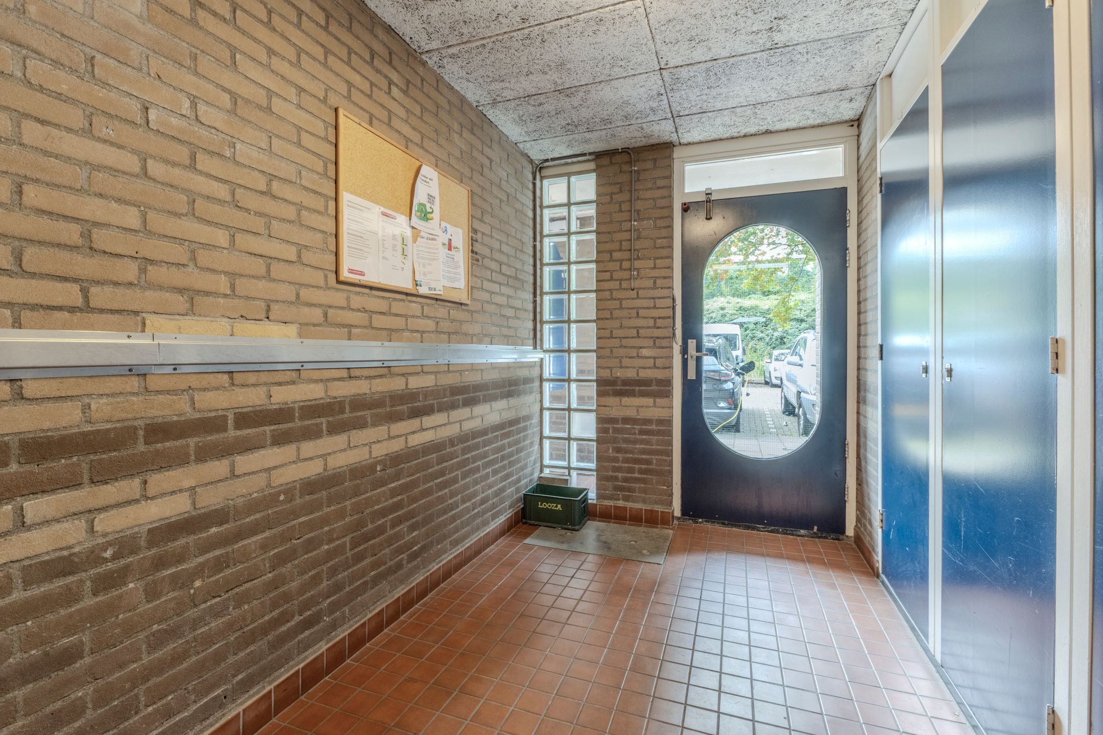 Spacious 4-room apartment with 2 balconies in popular Venserpolder — 24
