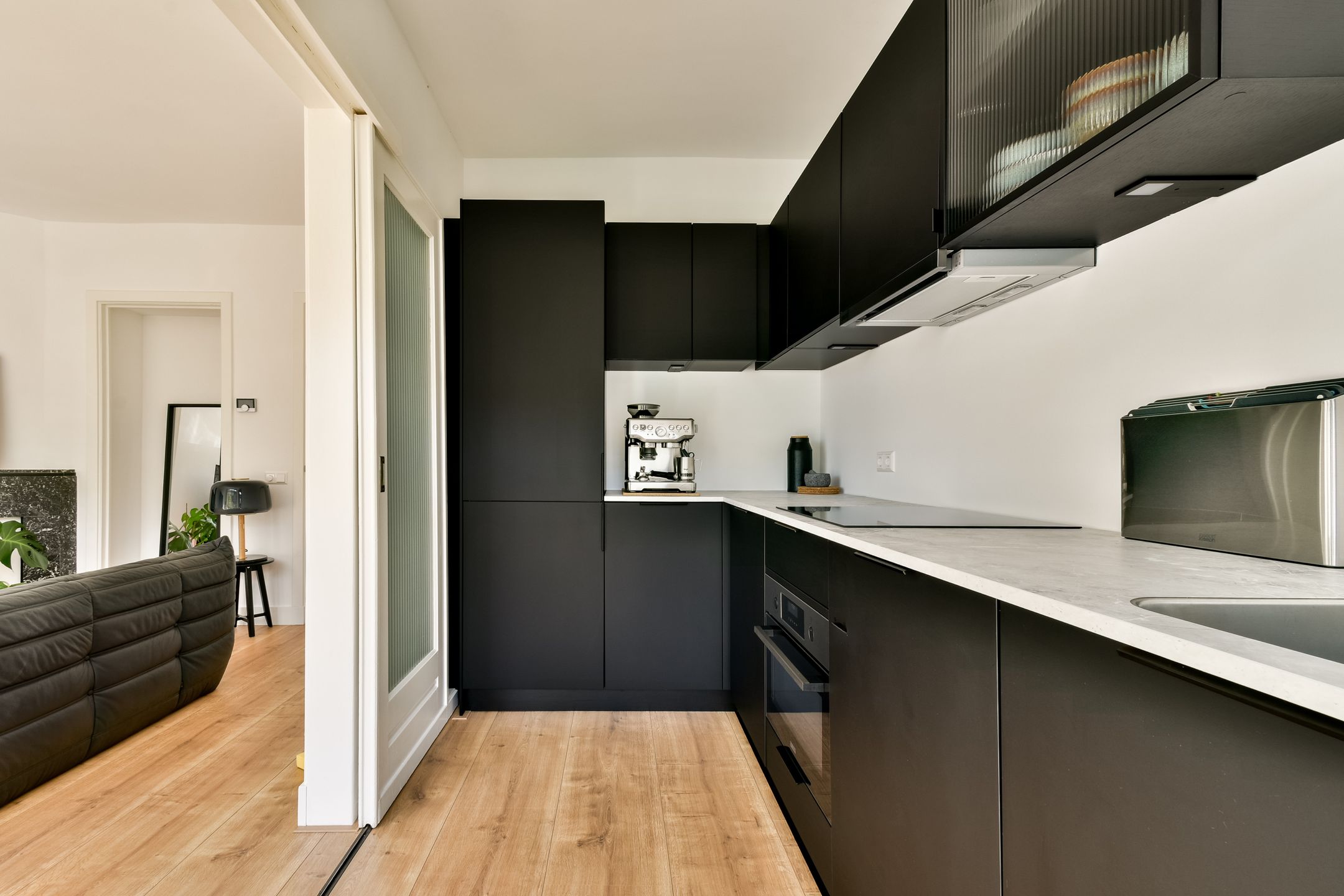 Renovated 3-Bedroom Apartment with Two Balconies in Amsterdam West — 9