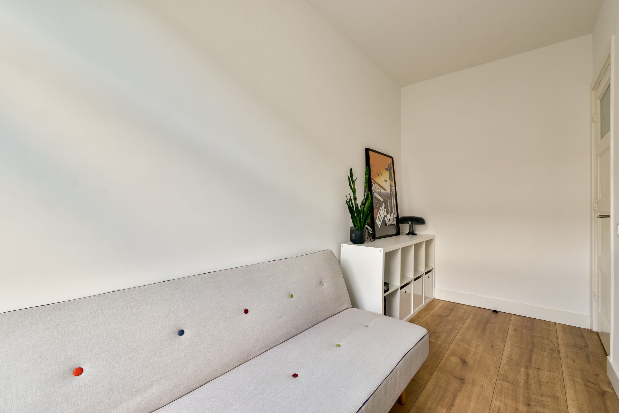 Renovated 3-Bedroom Apartment with Two Balconies in Amsterdam West — 24