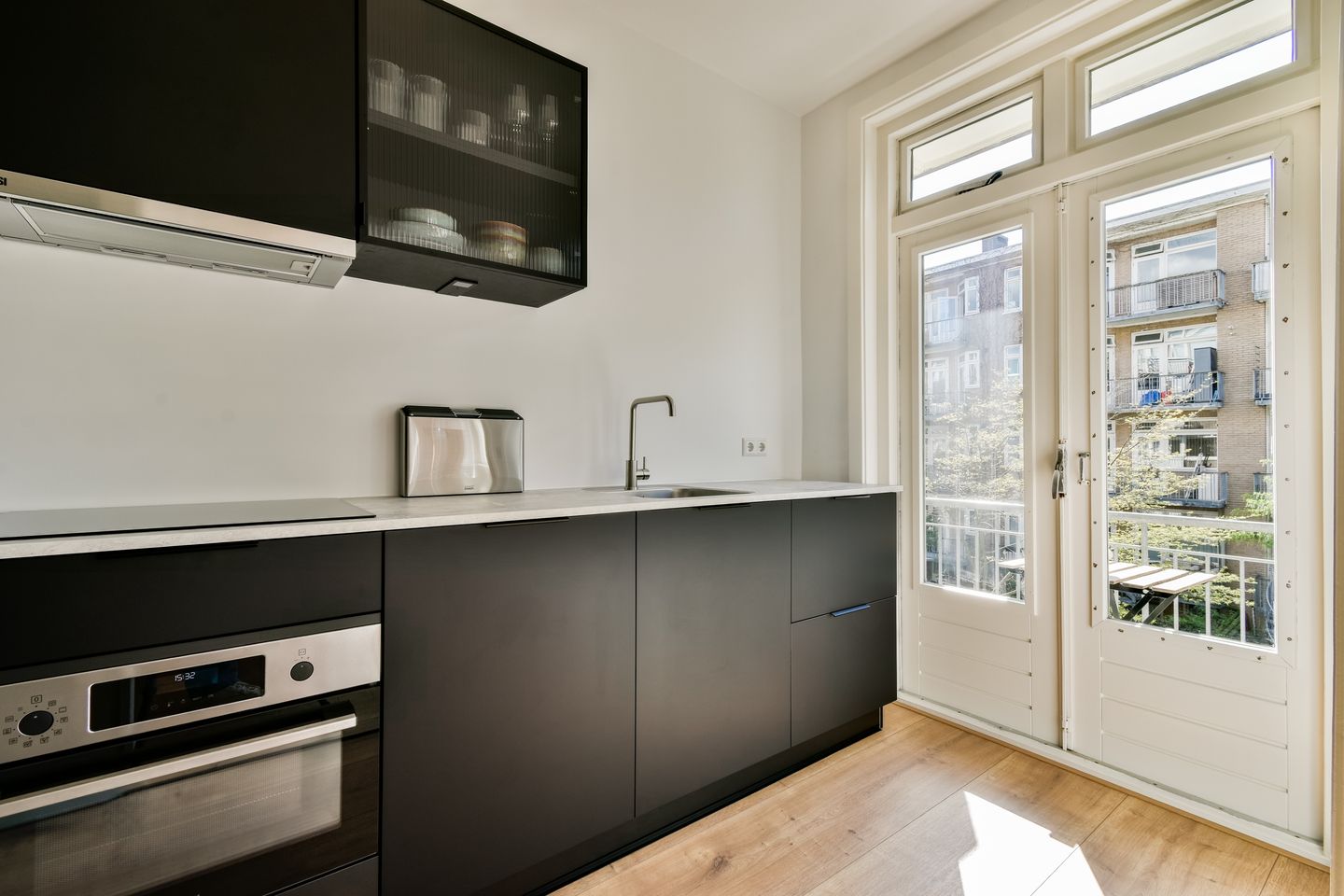 Renovated 3-Bedroom Apartment with Two Balconies in Amsterdam West — 10