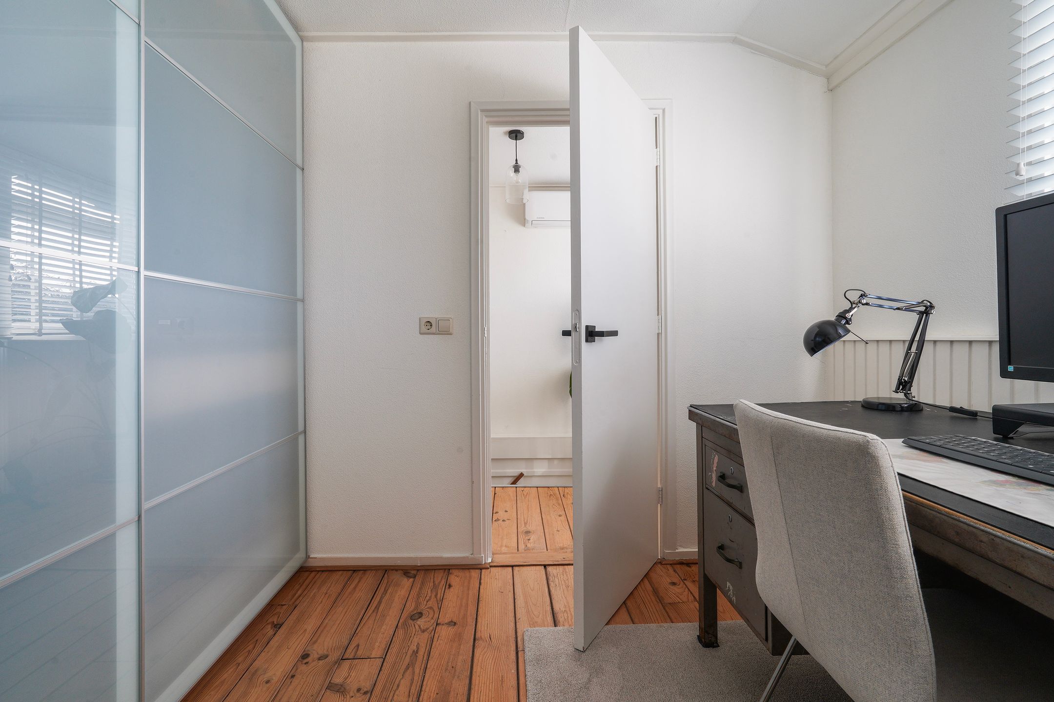Photo 39 of Breukelsestraat 19