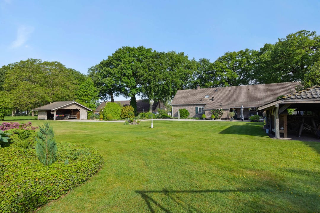 Spacious semi-detached farmhouse with large hobby space in peaceful Helenaveen — 31
