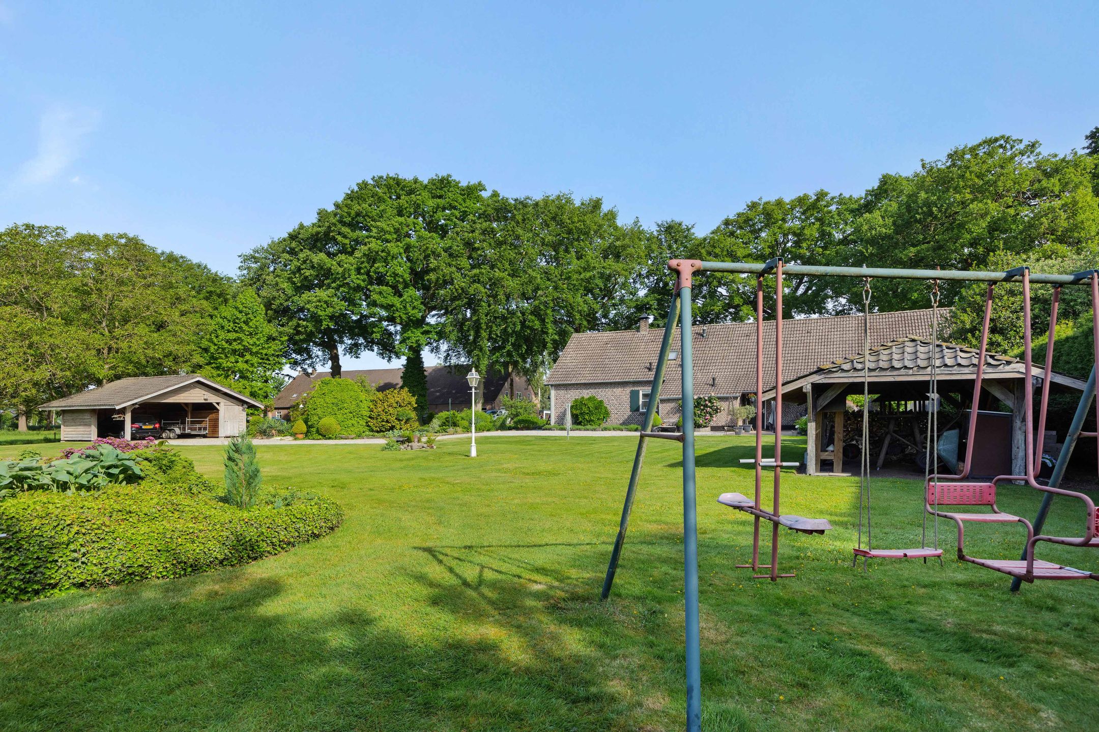 Spacious semi-detached farmhouse with large hobby space in peaceful Helenaveen — 30