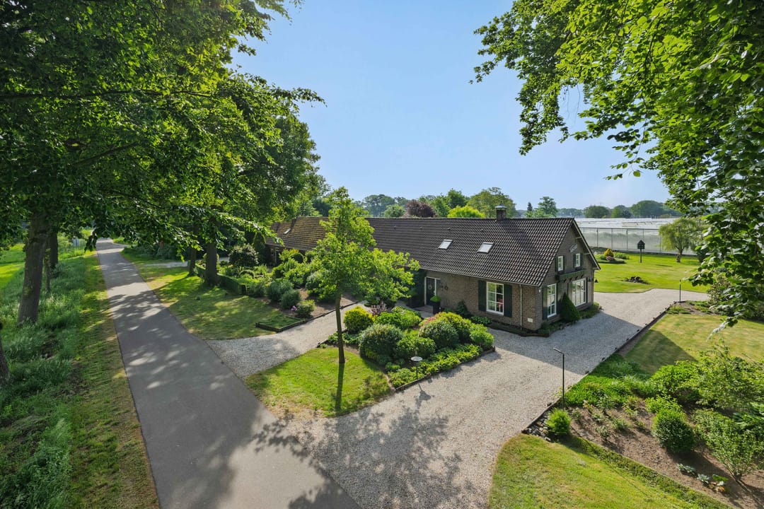 Spacious semi-detached farmhouse with large hobby space in peaceful Helenaveen — 46
