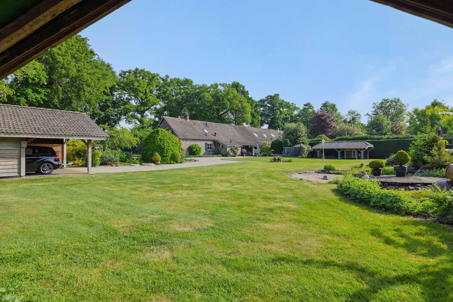 Spacious semi-detached farmhouse with large hobby space in peaceful Helenaveen — 40