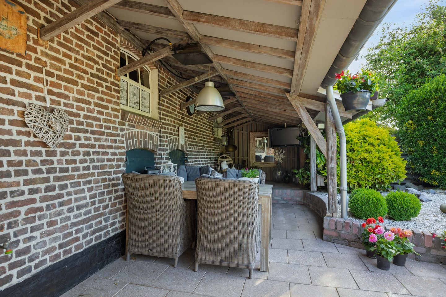 Spacious semi-detached farmhouse with large hobby space in peaceful Helenaveen — 29