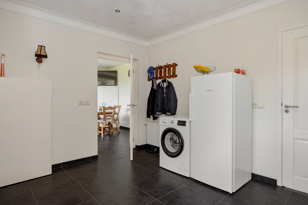 Spacious semi-detached farmhouse with large hobby space in peaceful Helenaveen — 17