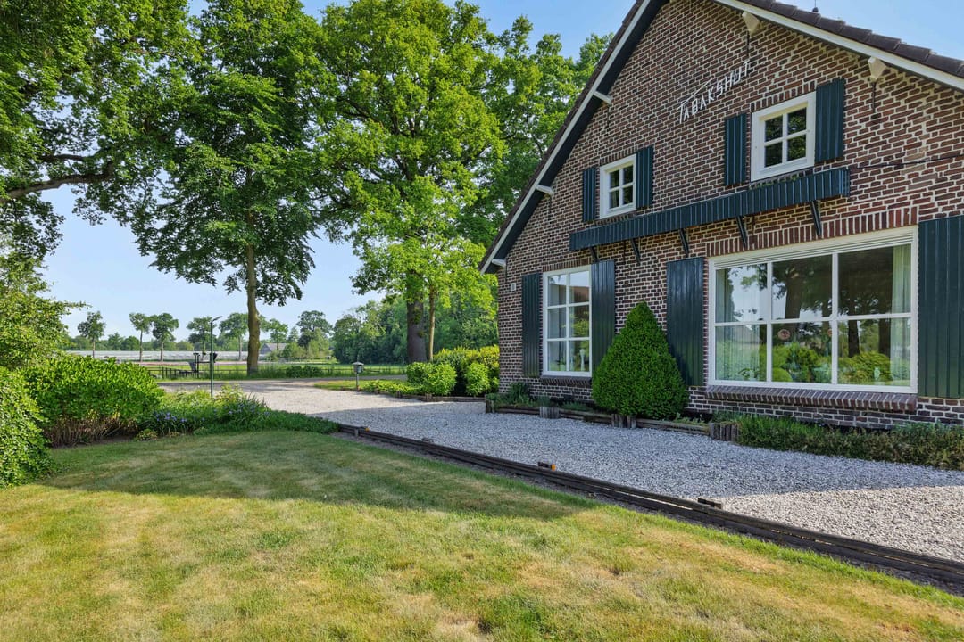 Spacious semi-detached farmhouse with large hobby space in peaceful Helenaveen — 28