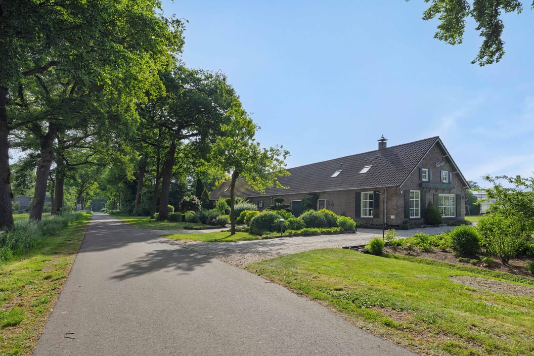 Spacious semi-detached farmhouse with large hobby space in peaceful Helenaveen — 43