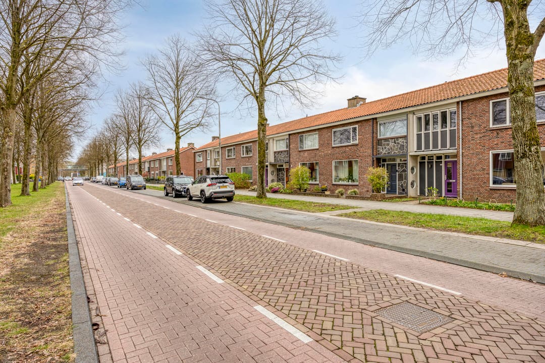 Photo 32 of De Oost 12