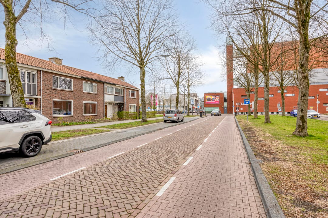 Photo 31 of De Oost 12