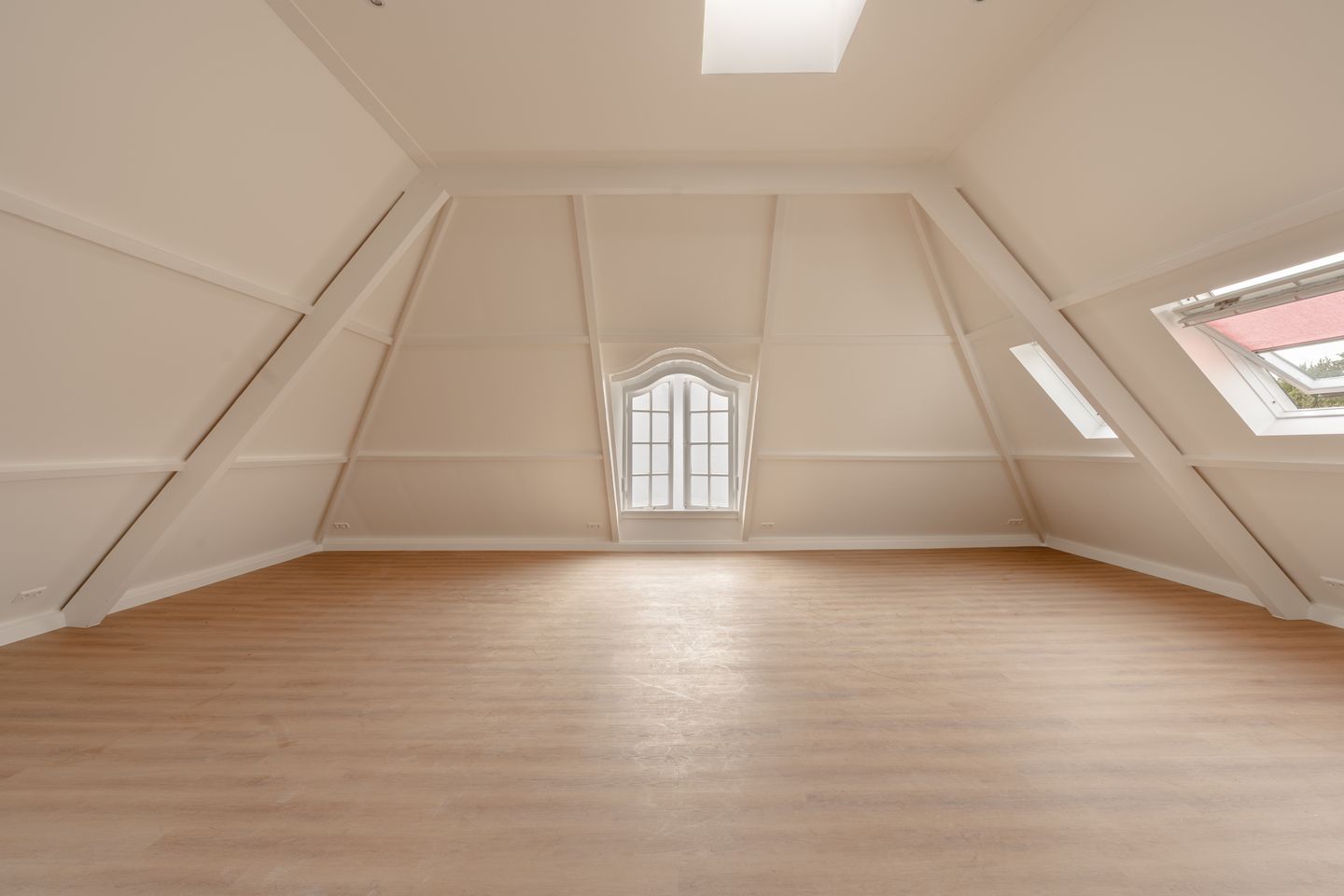 Bekijk foto 2 van Stationsstraat 17