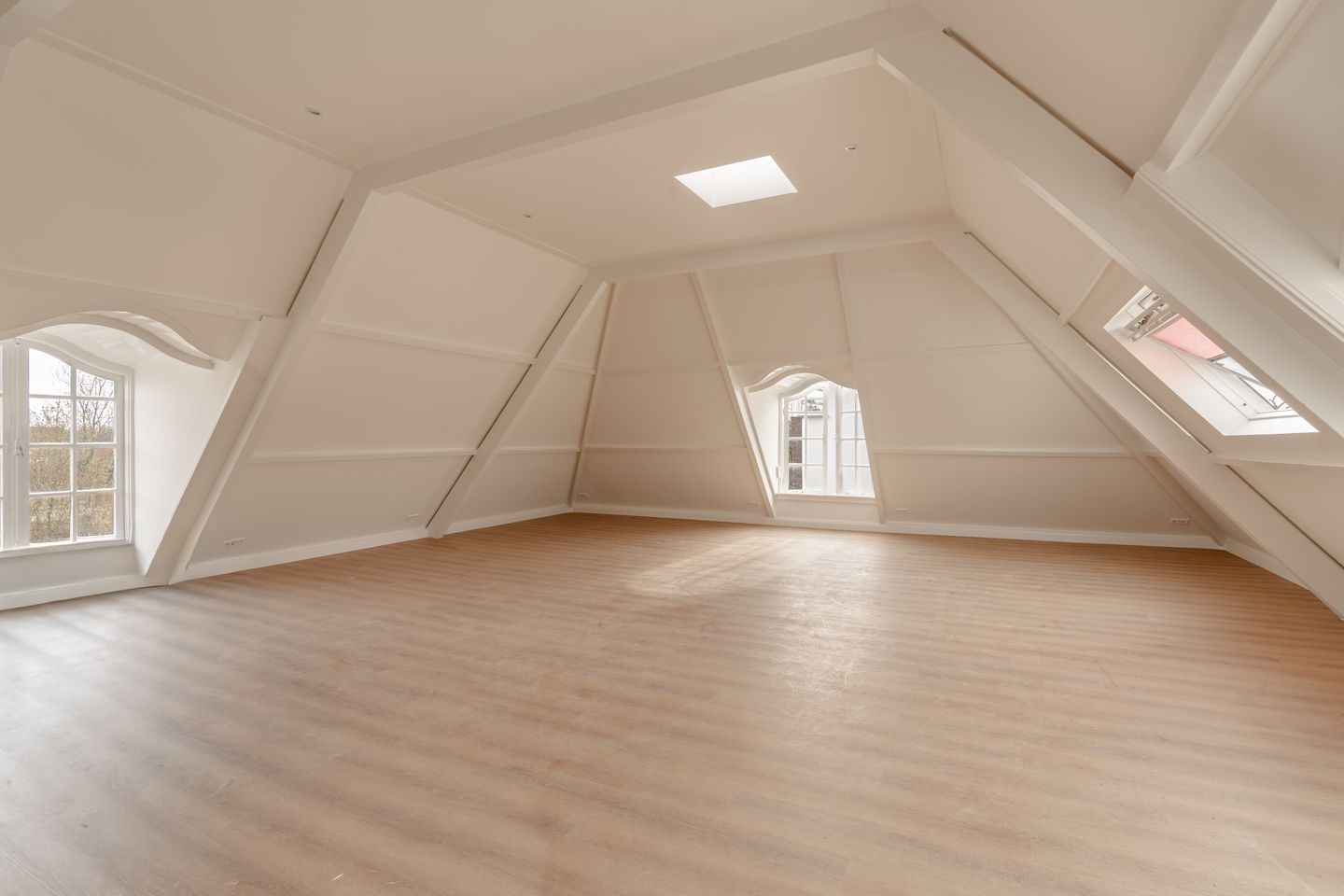 Bekijk foto 1 van Stationsstraat 17