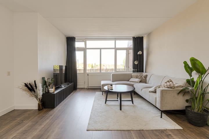 Photo 2 of Bredaseweg 33-C