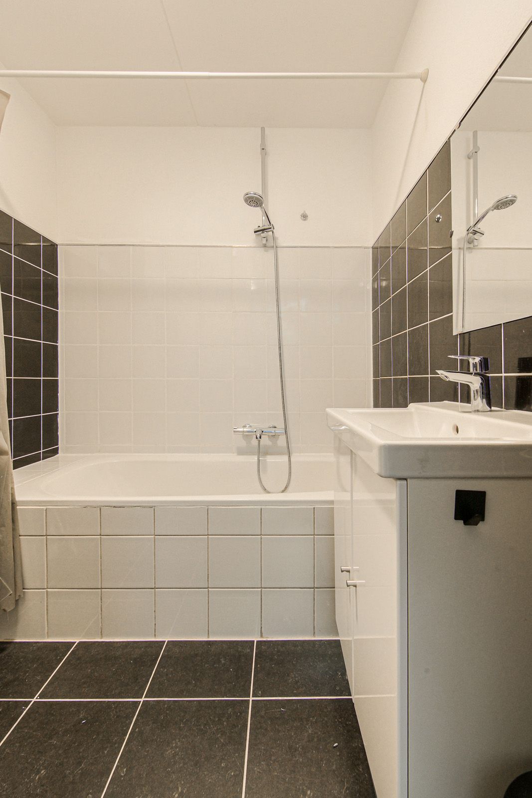 Photo 5 of Bredaseweg 33-C