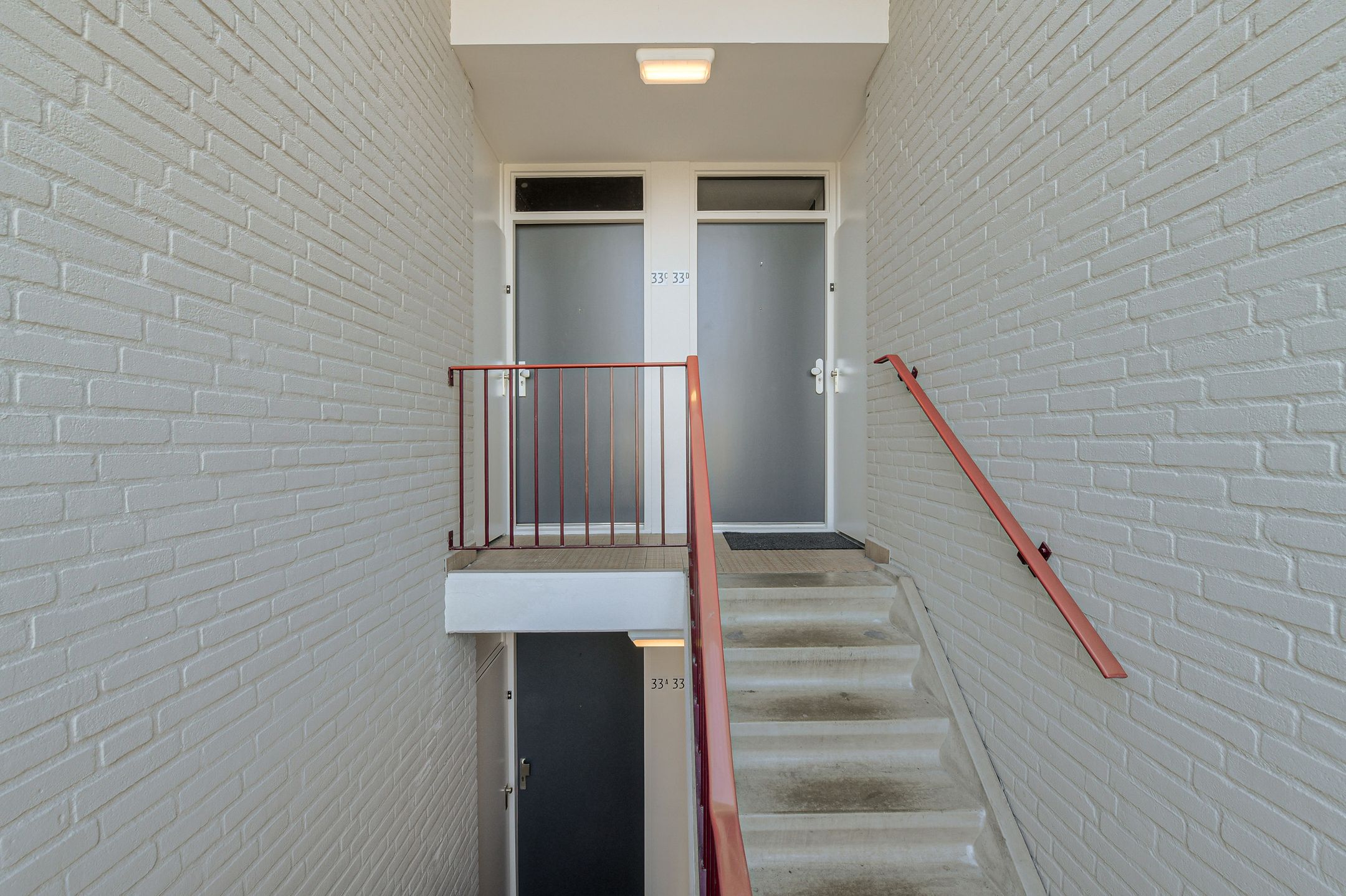 Photo 9 of Bredaseweg 33-C