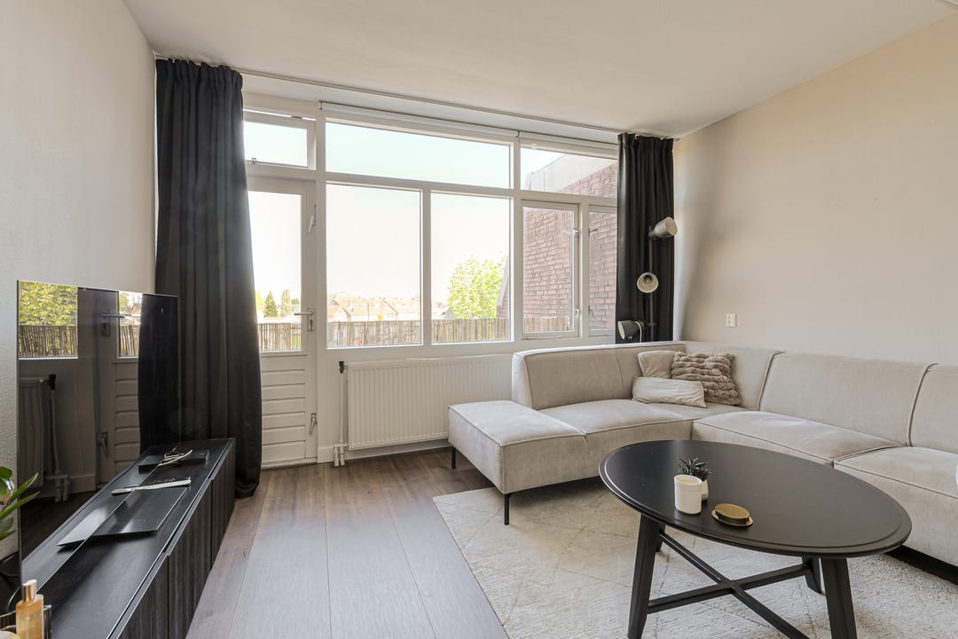 Photo 11 of Bredaseweg 33-C