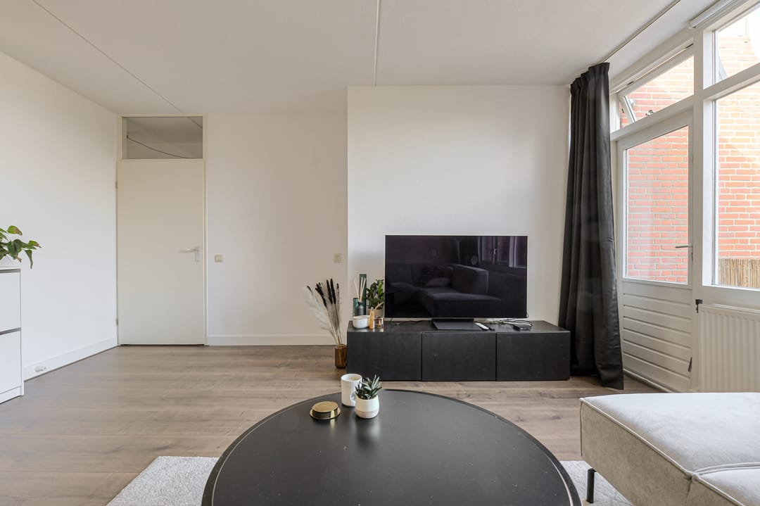 Photo 13 of Bredaseweg 33-C