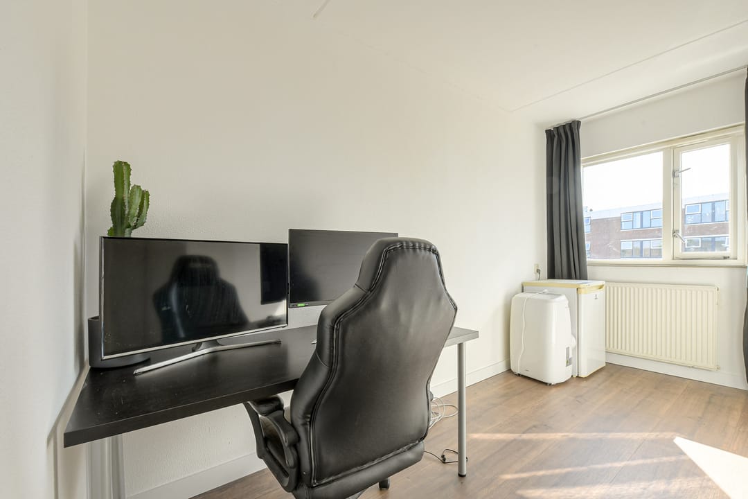 Photo 32 of Bredaseweg 33-C