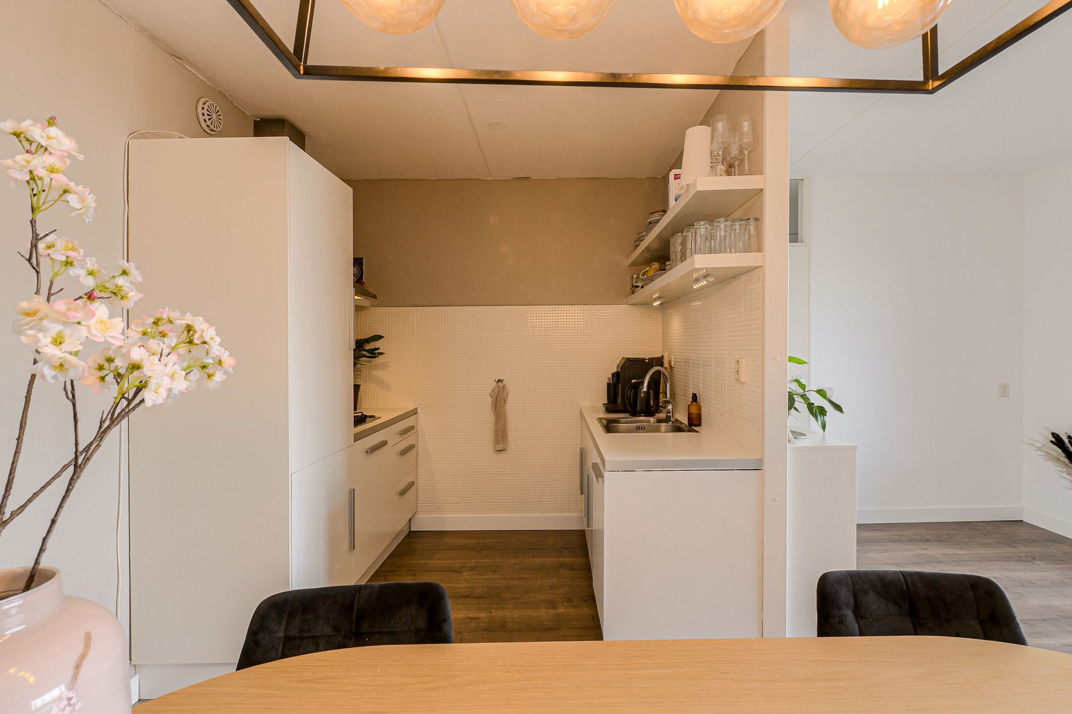 Photo 18 of Bredaseweg 33-C