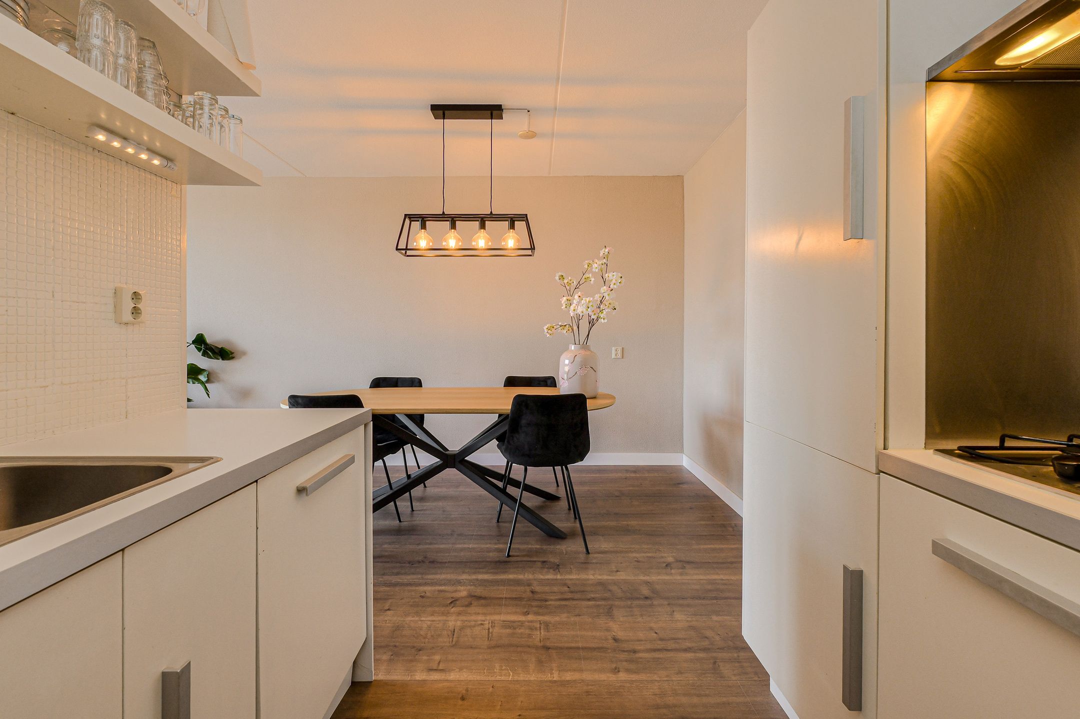 Photo 21 of Bredaseweg 33-C