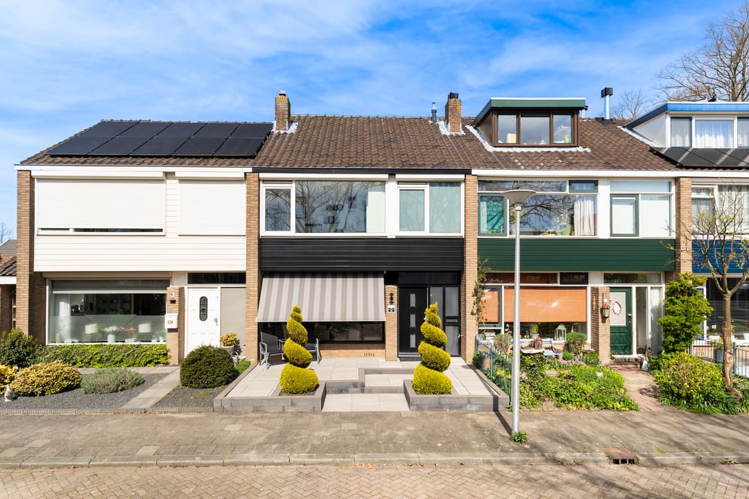 Foto 1 van Warmoeziershof 31