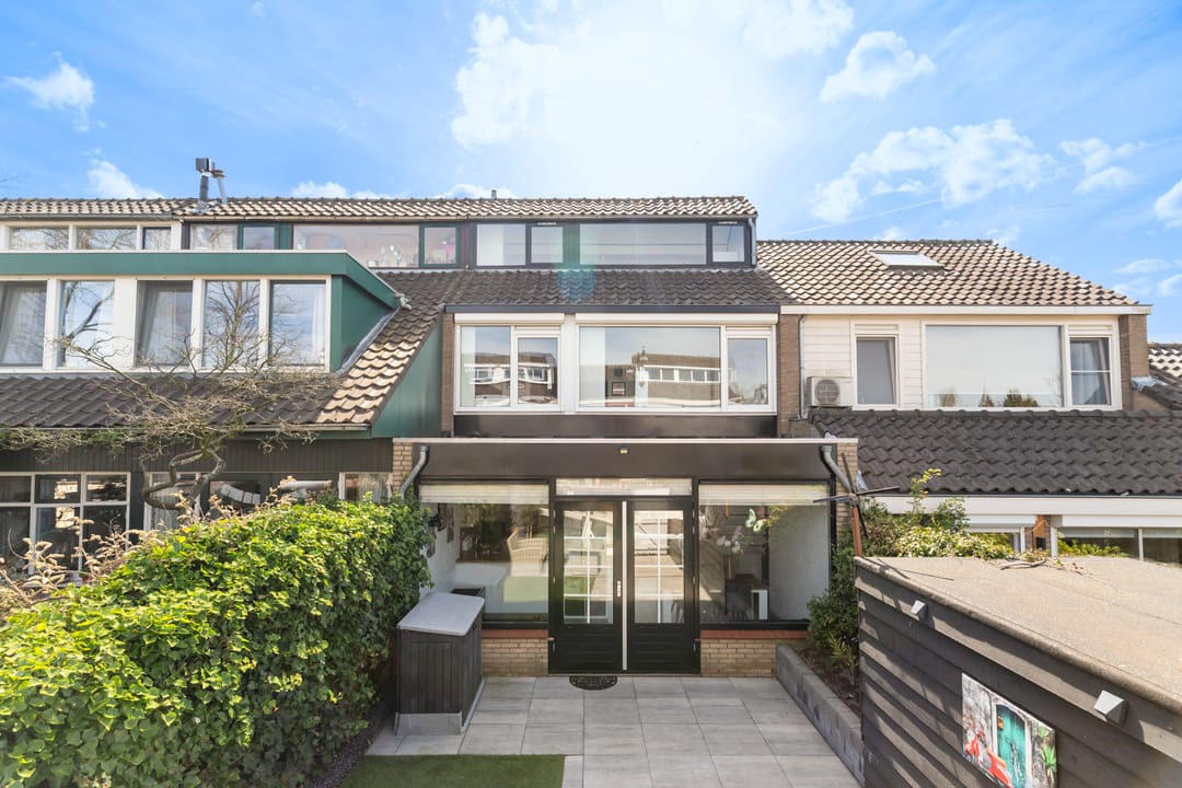 Foto 2 van Warmoeziershof 31