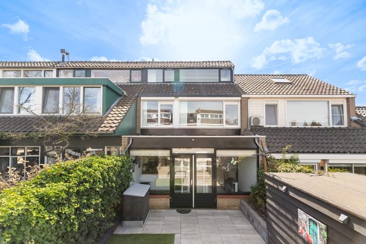 Foto 2 van Warmoeziershof 31