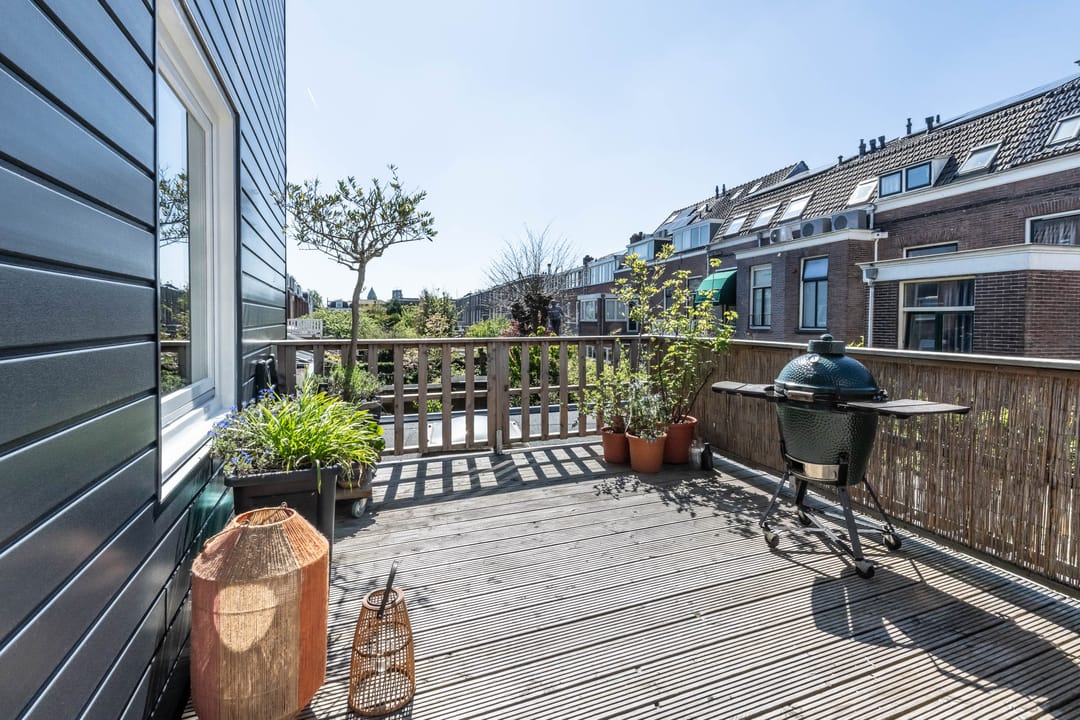 Spacious Apartment with Sunny Rooftop Terrace in Haarlem Center — 17