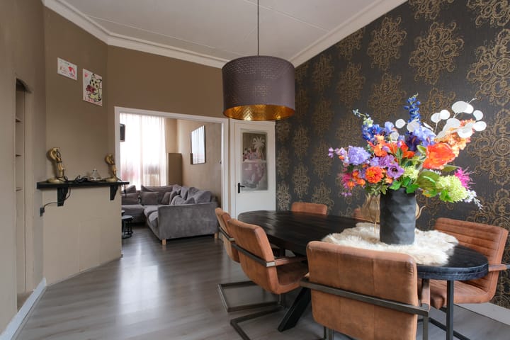 Photo 3 of Ambtstraat 61