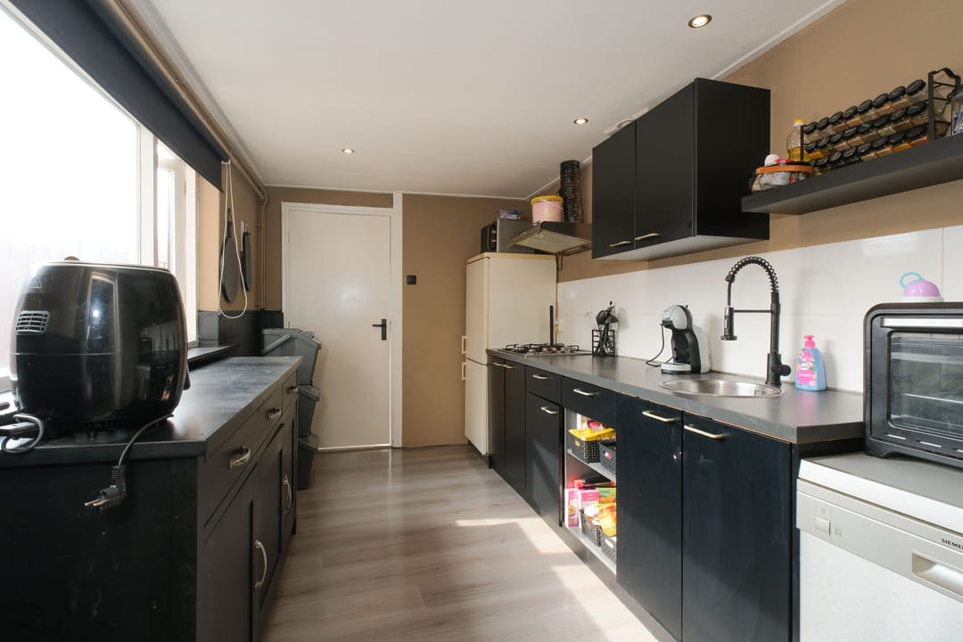 Photo 8 of Ambtstraat 61