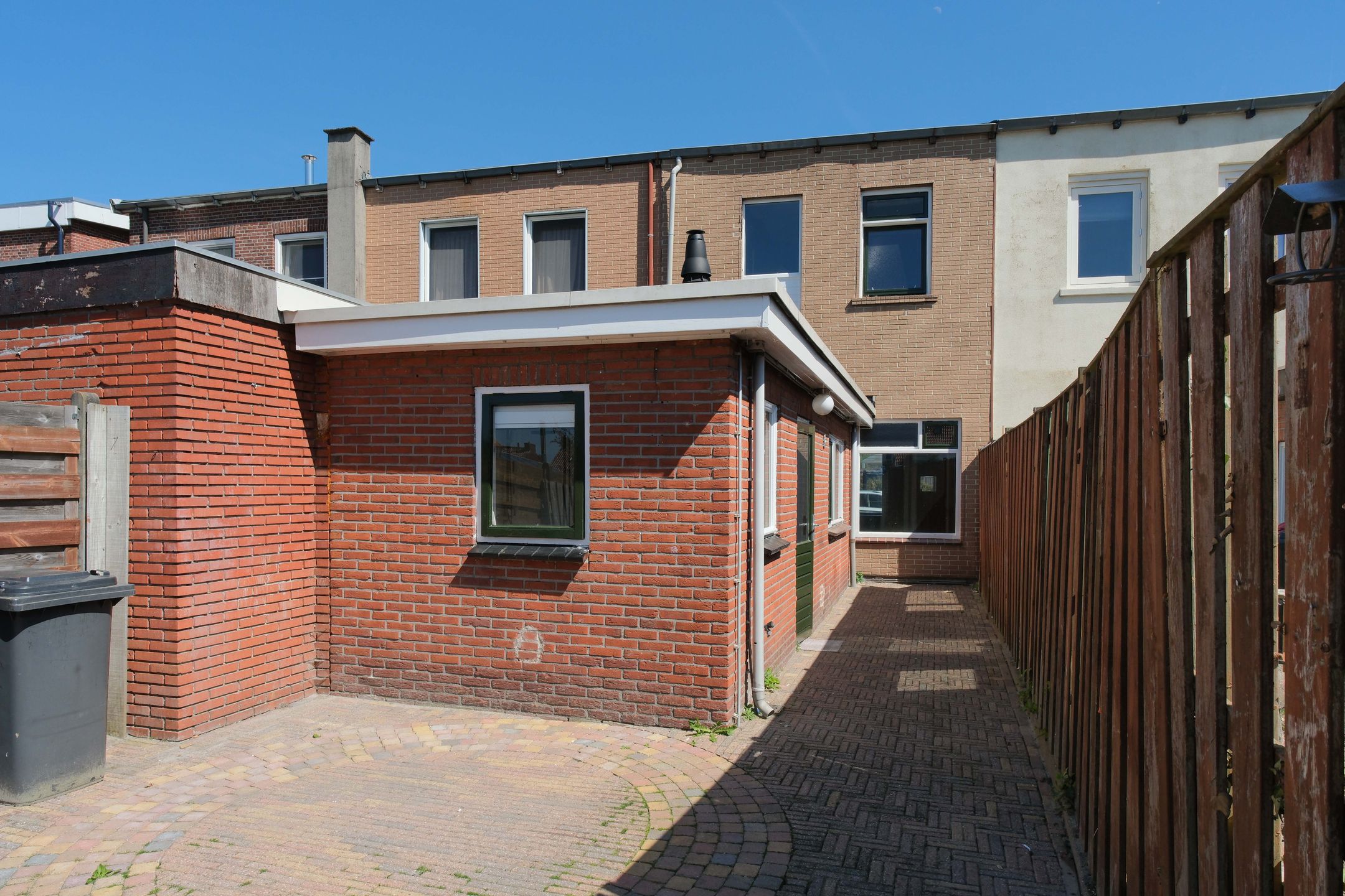 Photo 15 of Ambtstraat 61
