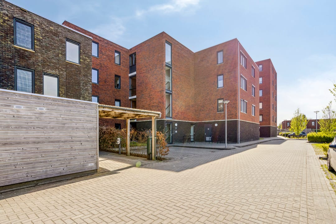Photo 76 of Dr. Schaepmanstraat 51
