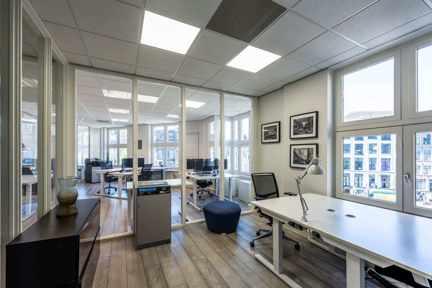 Bekijk foto 2 van Nieuwezijds Voorburgwal 61-1