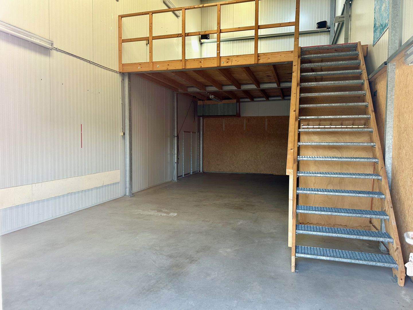 View photo 2 of Transportweg 13-012