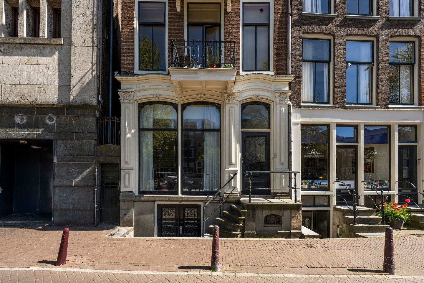 View photo 2 of Singel 233-H