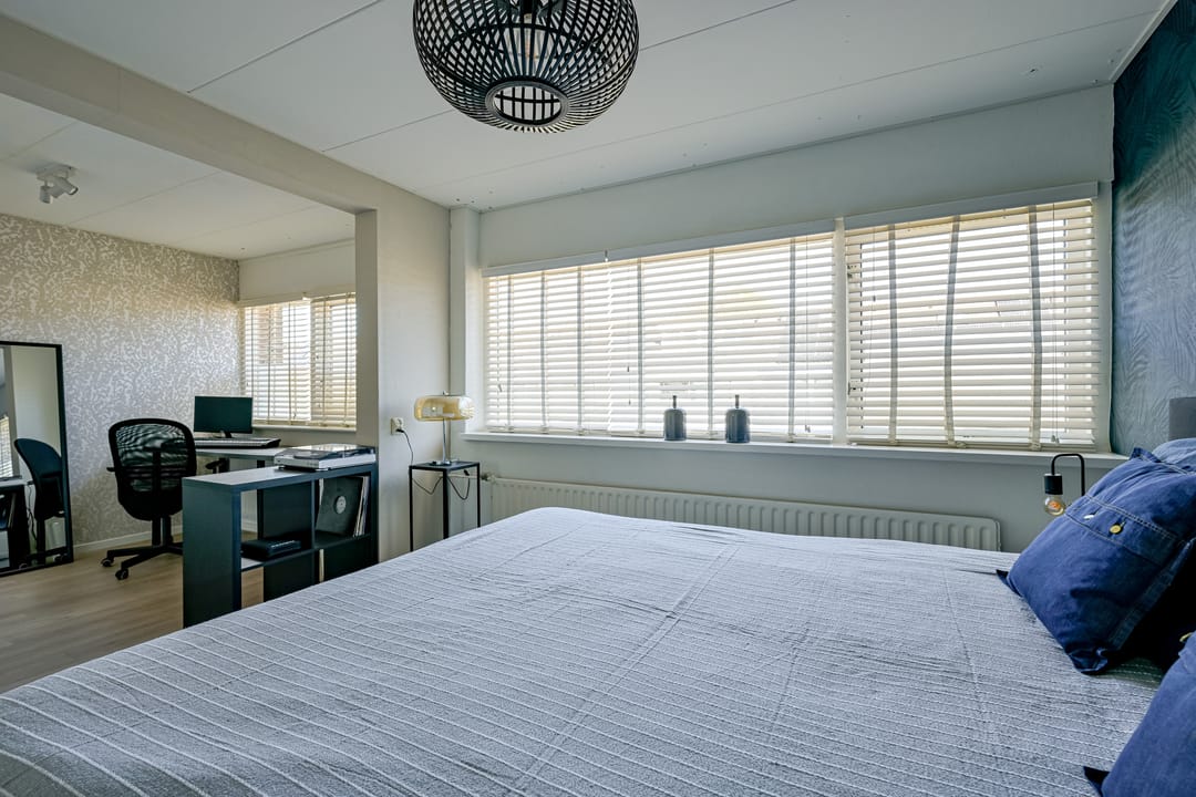 Spacious Family Home with Free View and 4 Bedrooms in Child-Friendly Neighborhood — 26