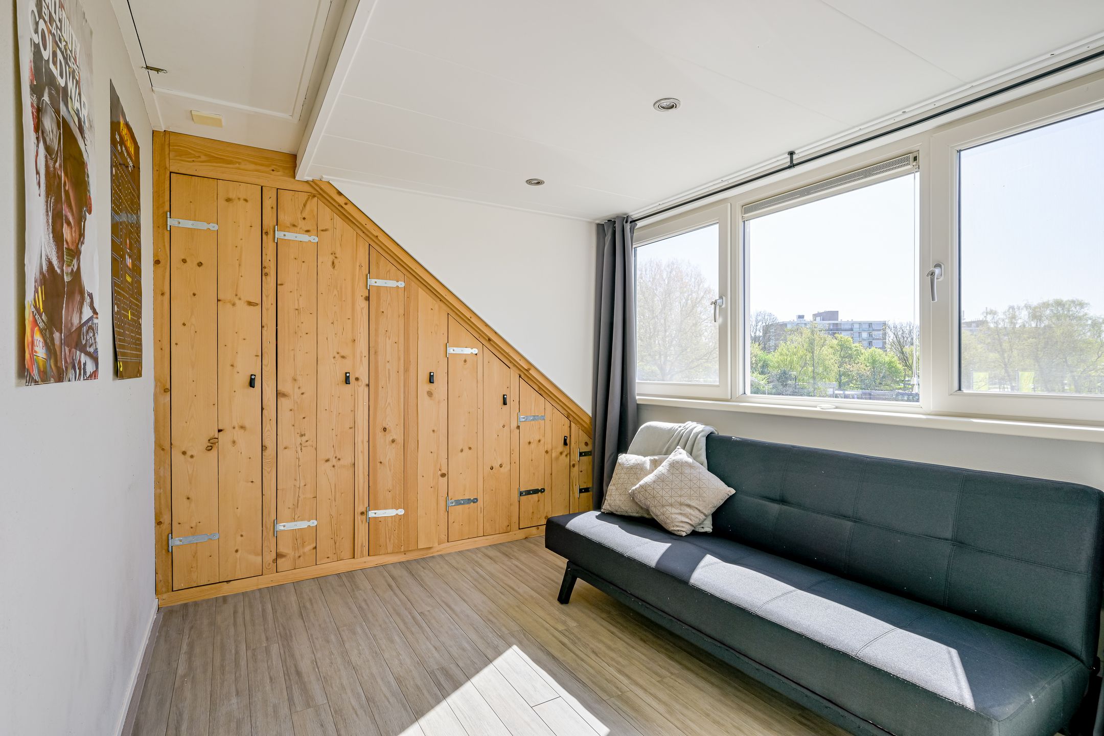 Spacious Family Home with Free View and 4 Bedrooms in Child-Friendly Neighborhood — 33