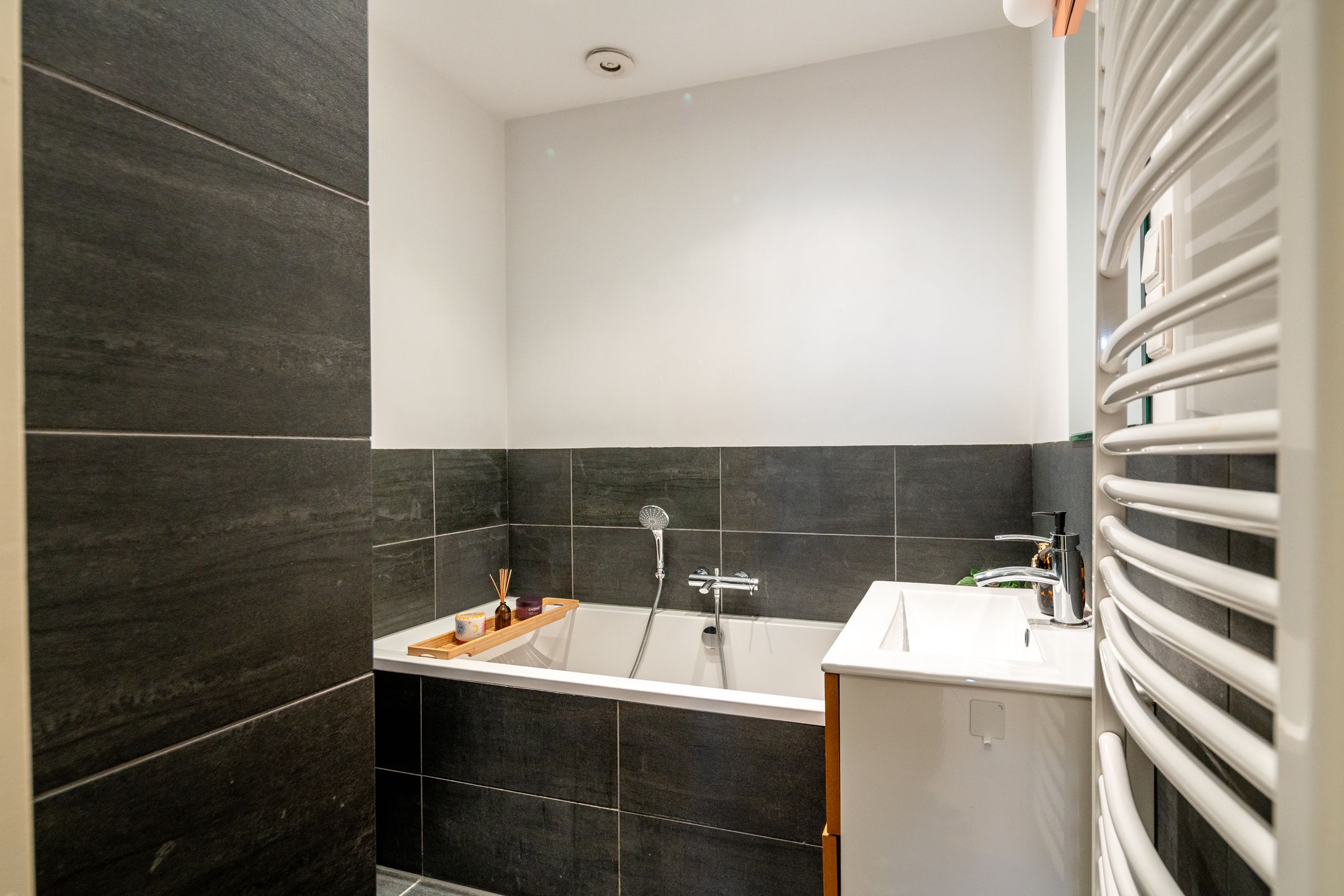 Photo 21 of James Cookstraat 16-H