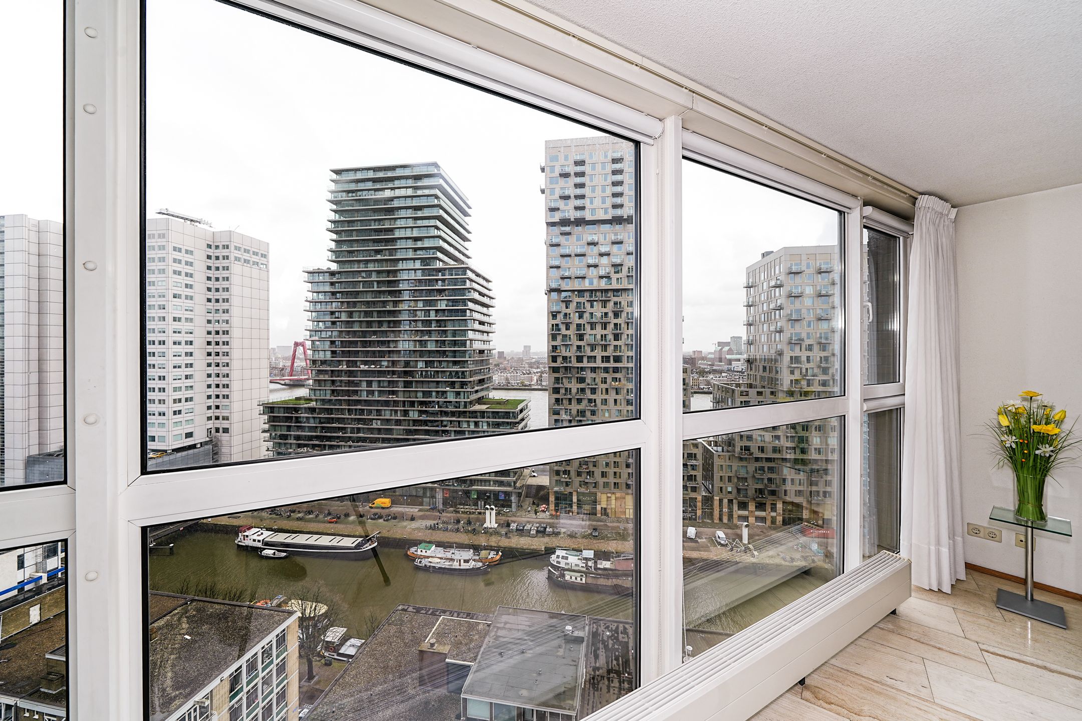 Photo 3 of Jufferstraat 228