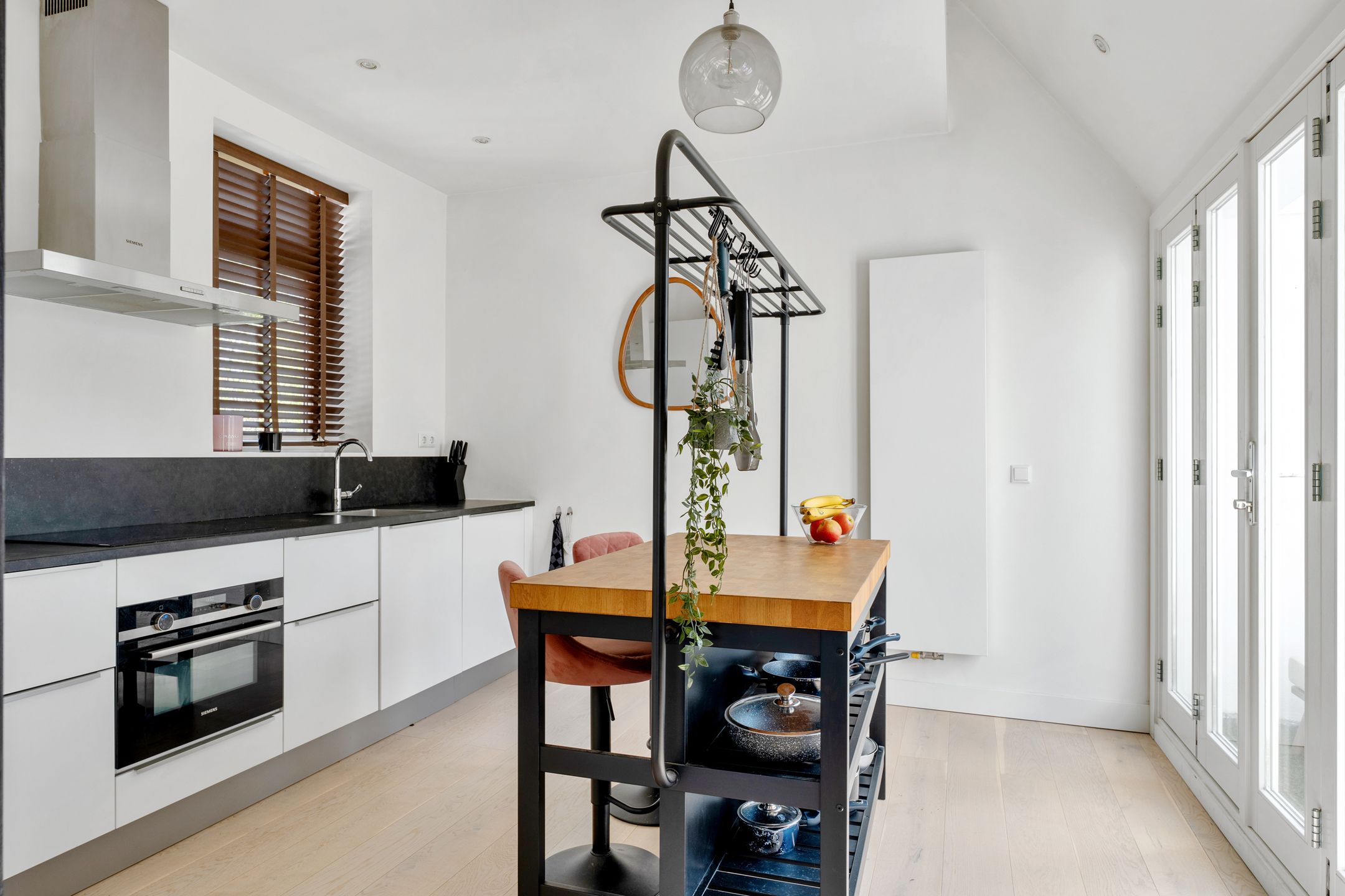 Photo 15 of Pieter van Aschstraat 2-B