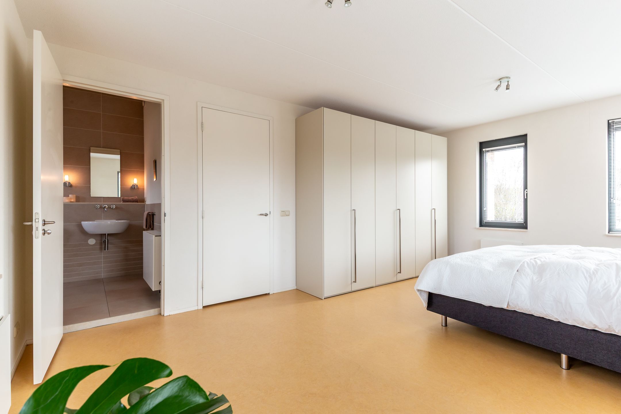 Stunning Villa on Spacious Corner Plot in Exclusive Almere Overgooi — 33