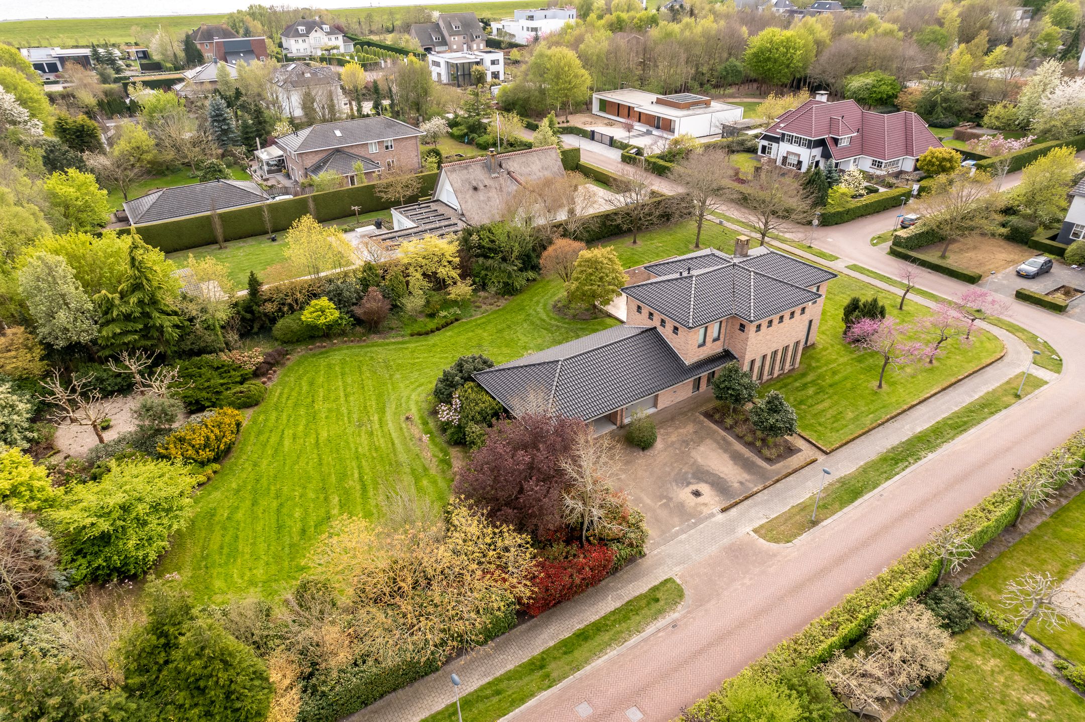 Stunning Villa on Spacious Corner Plot in Exclusive Almere Overgooi — 60