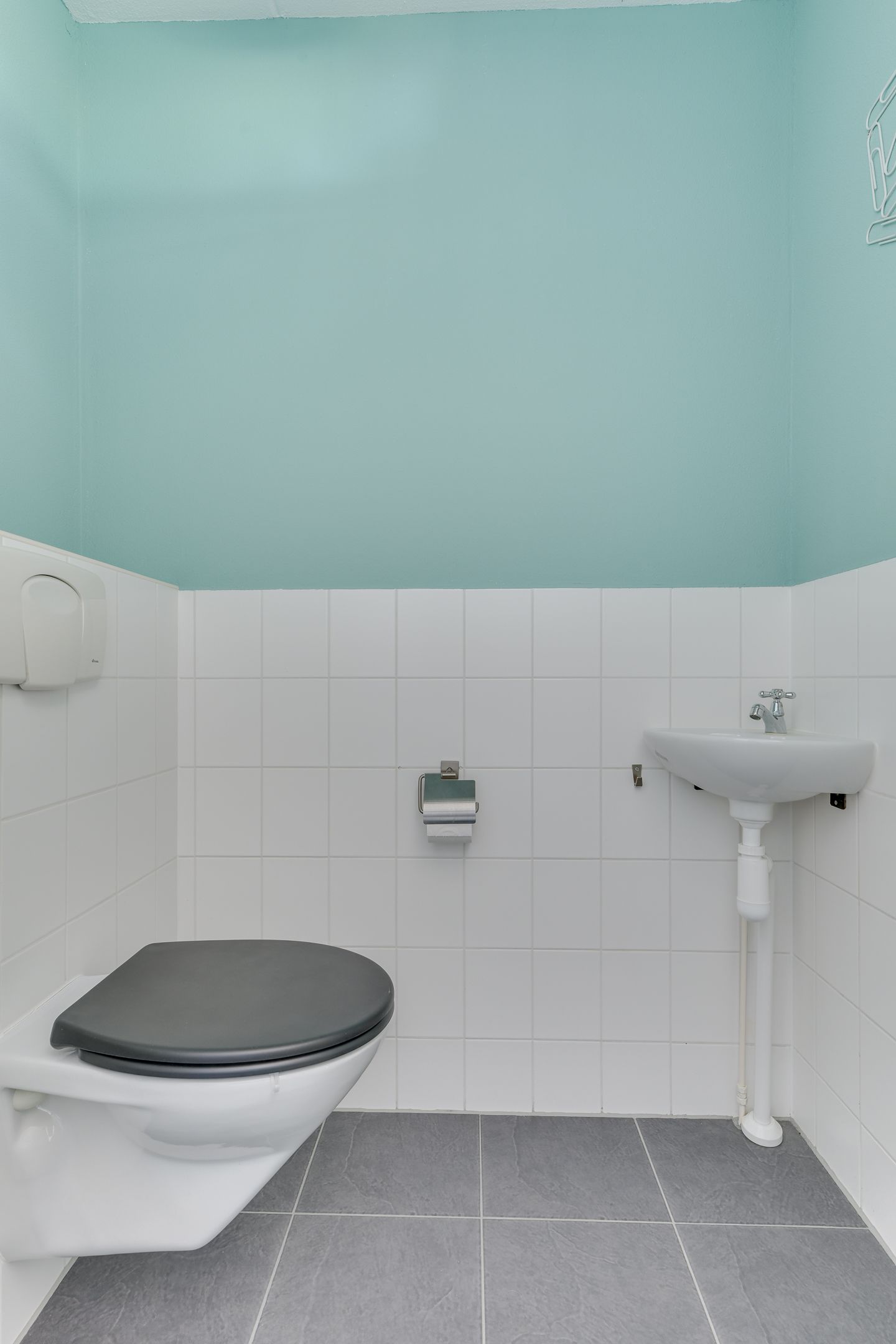 Well-maintained corner apartment in the center of Obdam — 30