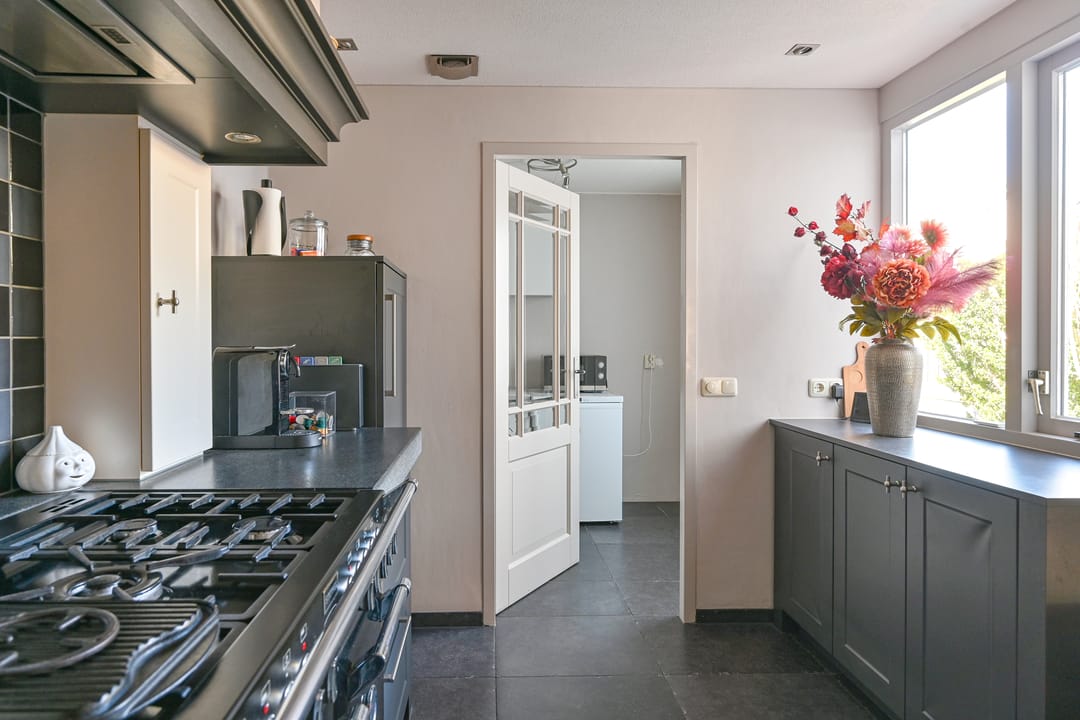 Foto 26 van Purperreiger 10