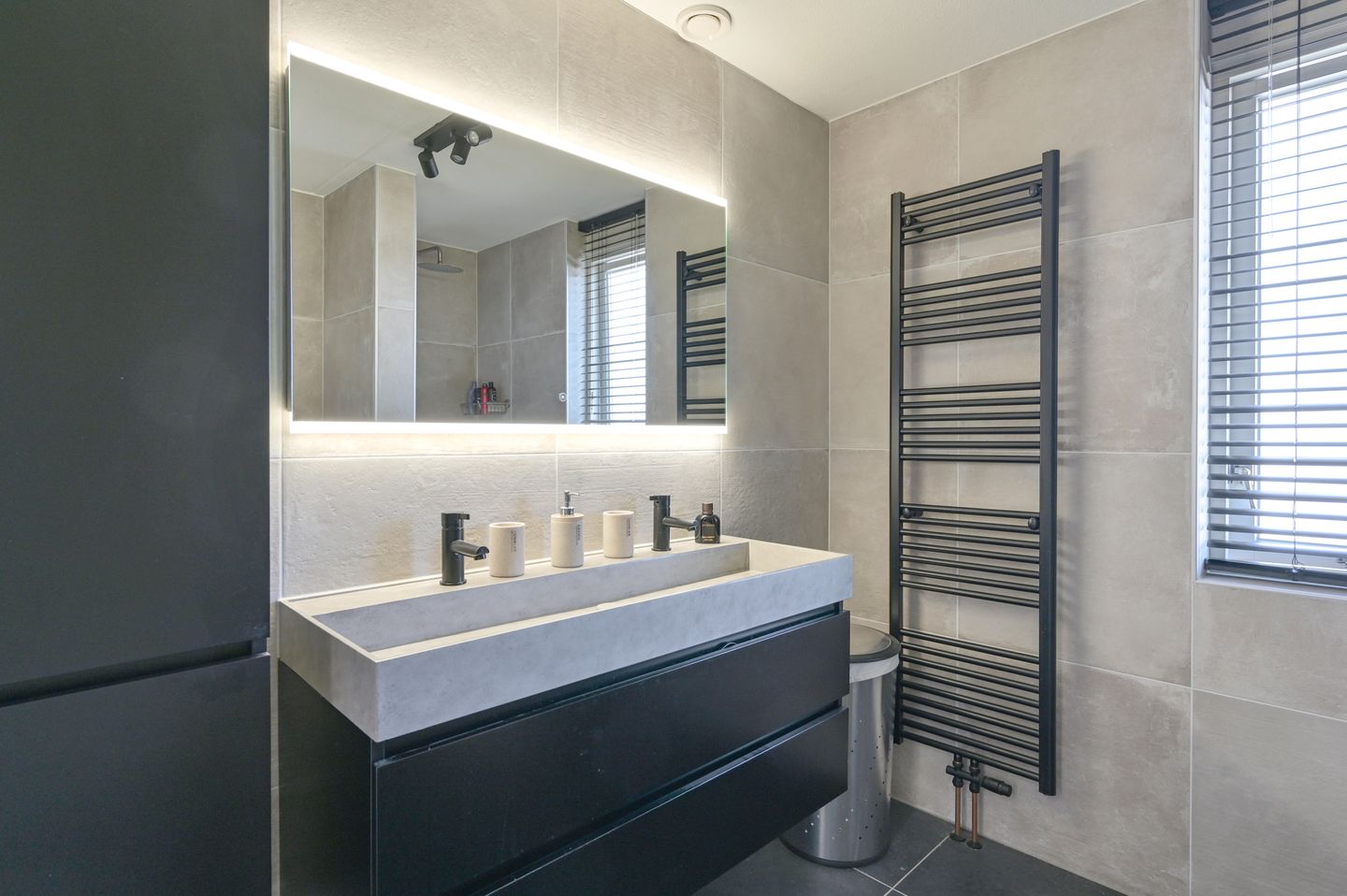 Foto 34 van Purperreiger 10